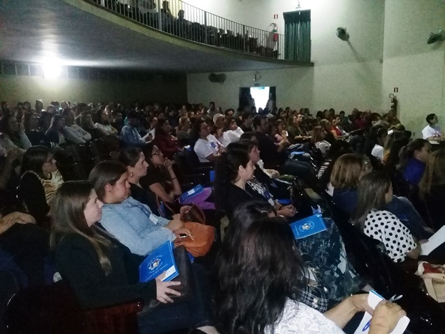 II Simpósio de Educação Especial Inclusiva reuniu cerca de 200 educadores em cada um dos dois dias de encontro. Foto: Arquivo/SRE Barbacena